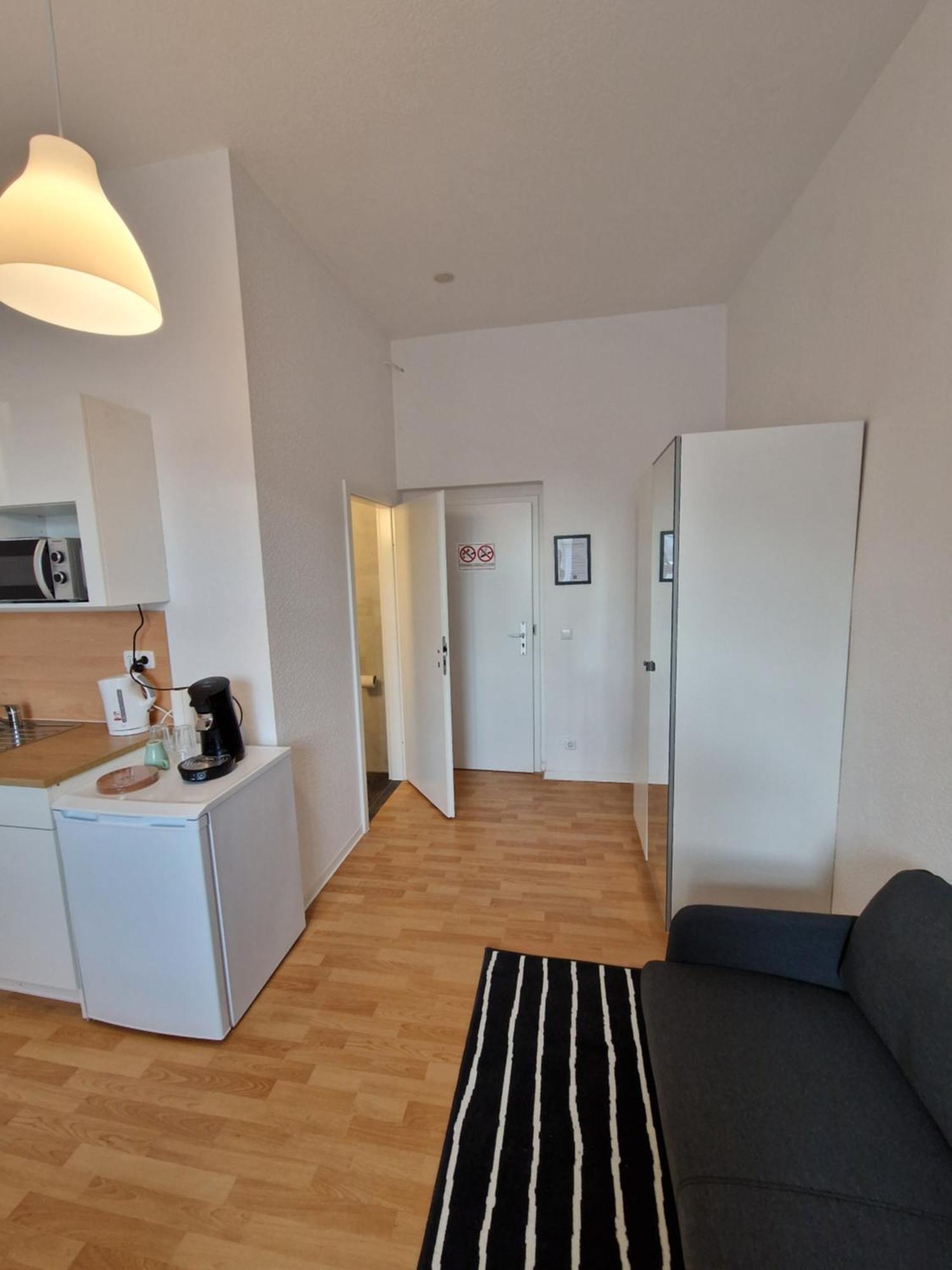 Zimmervermietung Berlin Mertens Apartment Luaran gambar